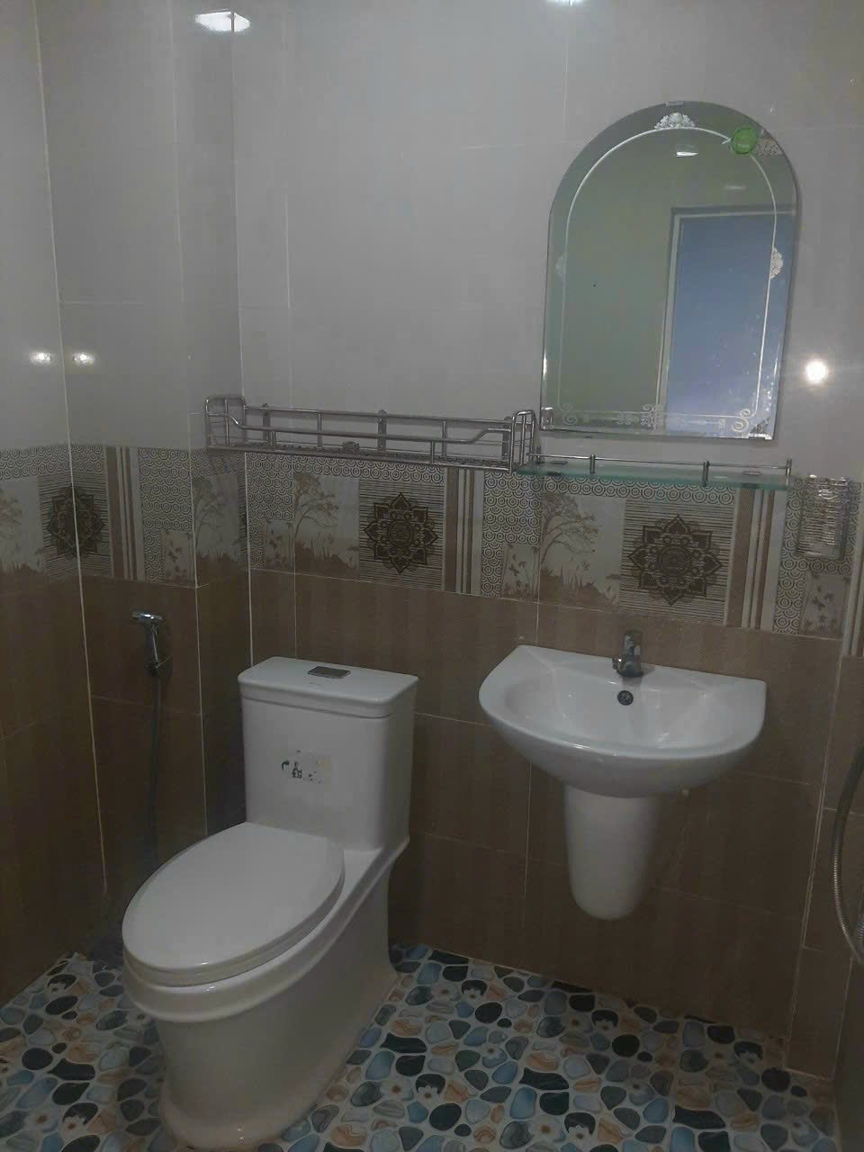 Cho thuê nhà nguyên căn 1 Trệt 1 Lầu Hẻm Thánh Thiên, Mỹ Quý, Long Xuyên, An Giang.